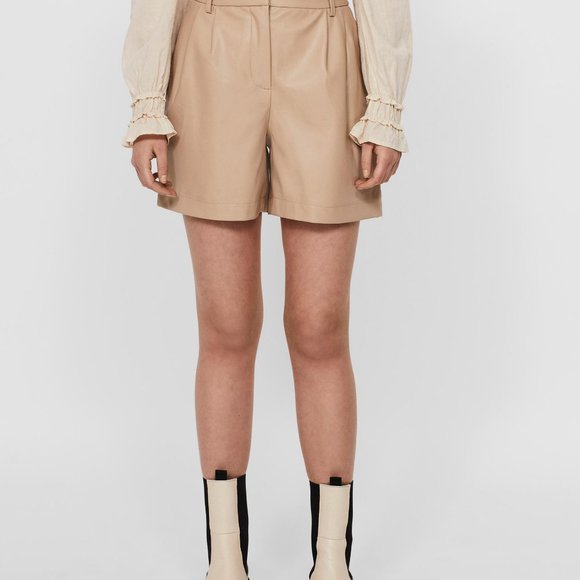 Vero Moda Solafie Faux Leather Shorts Size XL - Picture 2 of 7